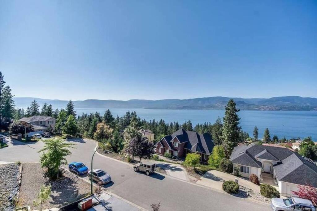 The Infiniti Villa Kelowna Esterno foto